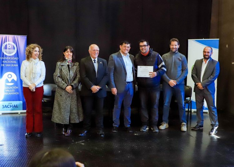 Jáchal entregó certificados de oficios a más de 35 egresados en alianza con la UNSJ