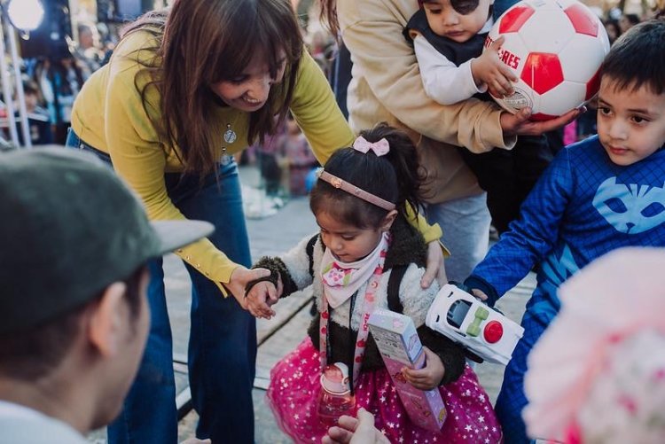 Acto multitudinario en plaza Evita donde el Municipio de Capital celebró el  Día del Niño
