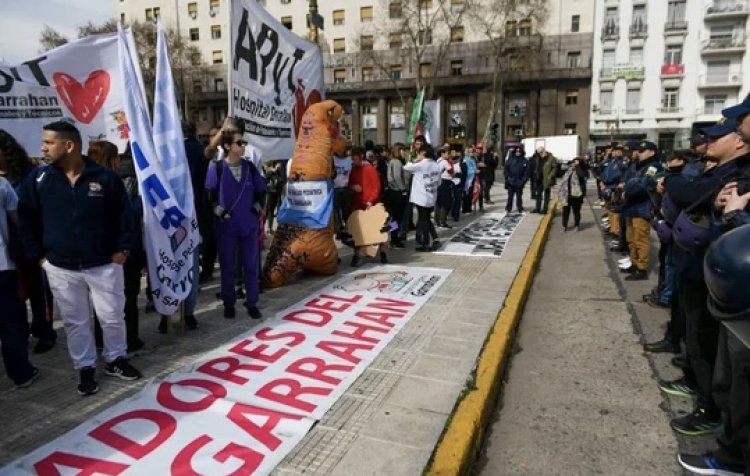 Manuel Adorni anunció una inversión de 30 mil millones de pesos en el Hospital Garrahan