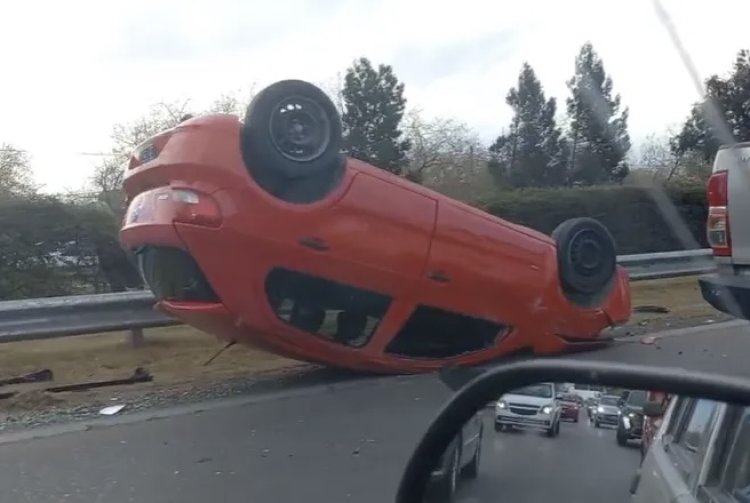 Perdió el control y terminó volcando en Ruta 40 provocando caos vehicular