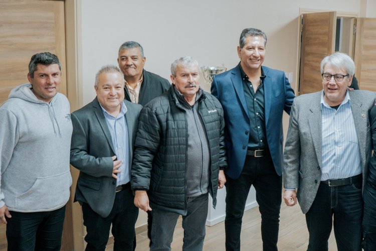 Pocito presentó la muestra fotográfica "Gloria, Honor y Gratitud"