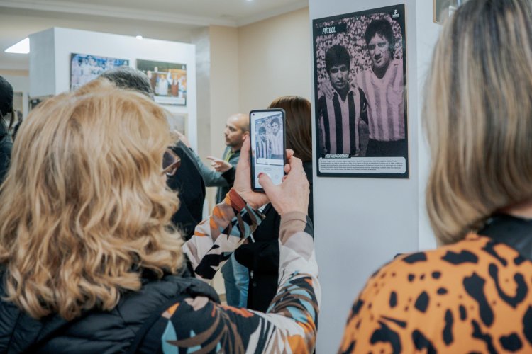 Pocito presentó la muestra fotográfica "Gloria, Honor y Gratitud"
