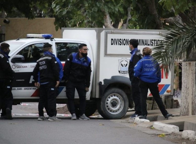 En Pocito un hombre murió y fue comido por sus perros