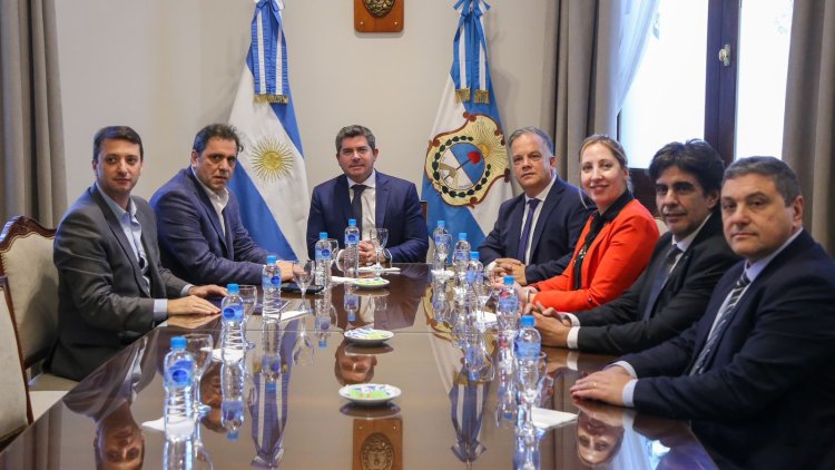 Orrego recibió la visita del ministro del Interior, Lisandro Catalán