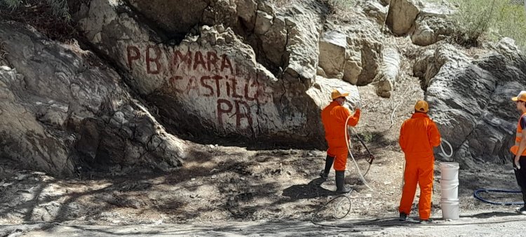 Comenzaron a limpiar grafitis en el Parque Quebrada de Zonda