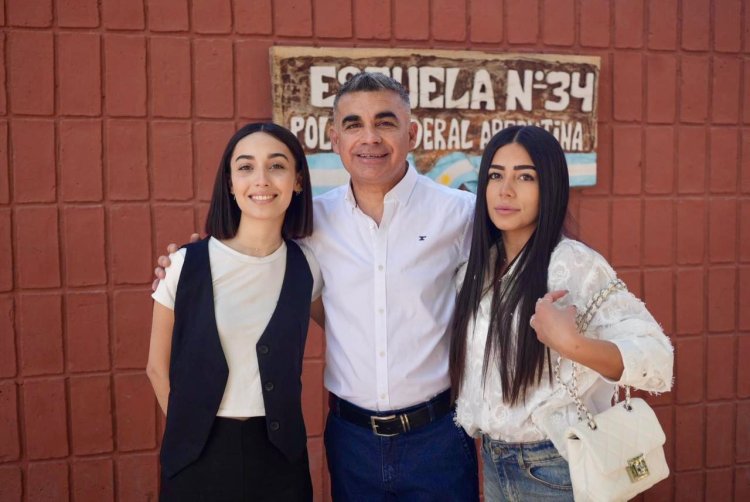 Fabián Gramajo votó acompañado por sus hijas en Chimbas