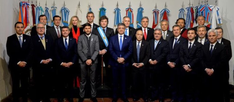 Milei reúne a gobernadores con las reformas laboral e impositiva sobre la mesa