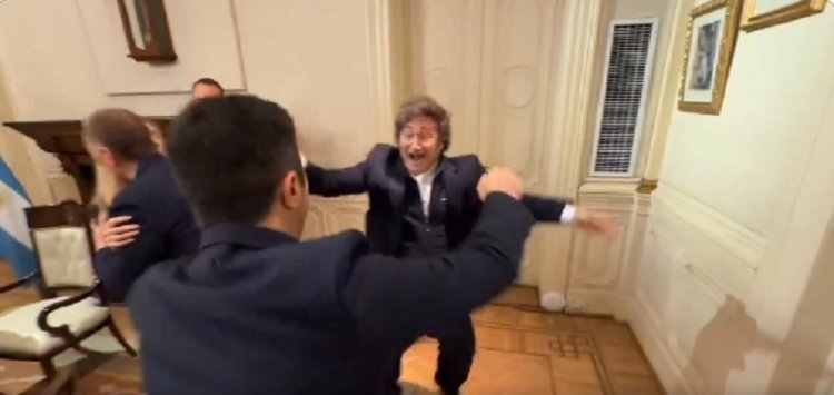 El efusivo saludo entre Javier Milei y Luis Petri que se volvió viral en redes