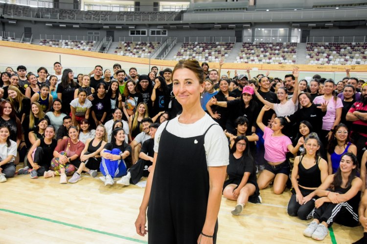 Más de 300 artistas protagonizarán una puesta que transmitirá el amor por la provincia