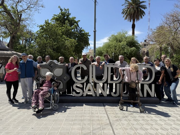 Los adultos mayores de la Residencia recorren distintos puntos de la provincia