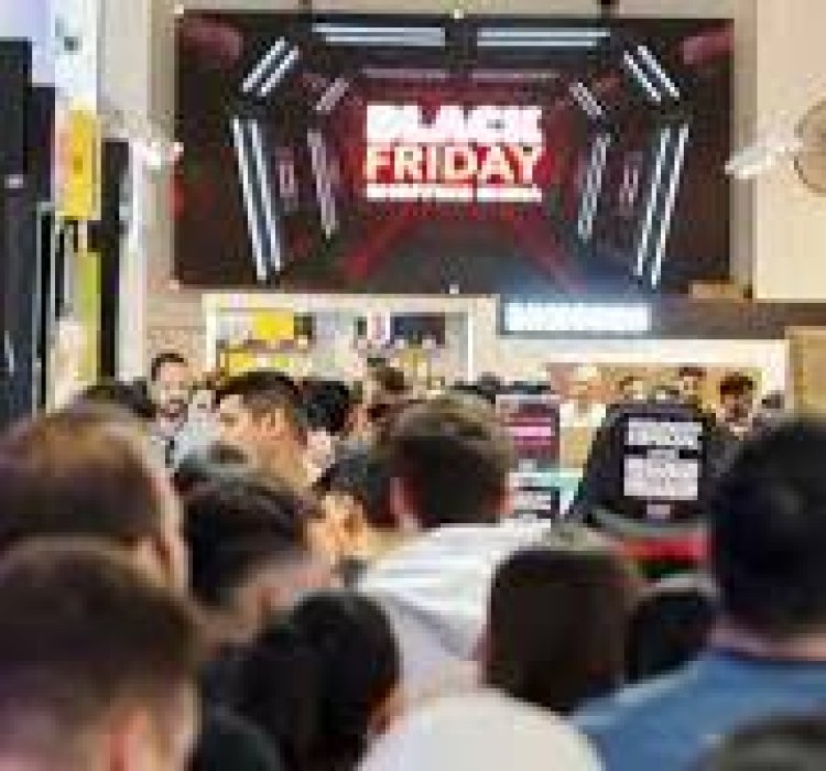 Estampida en el Black Friday de Ciudad del Este: peleas por notebooks a US$80