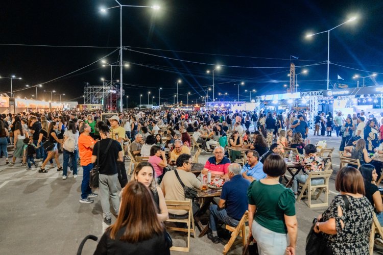 Récord de asistencia en la tercera noche: 100 mil personas disfrutaron de Fiesta Nacional del Sol