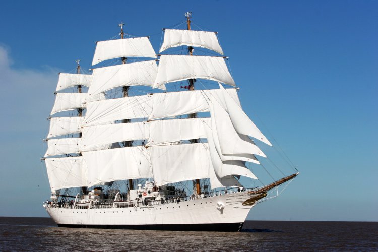 La Fragata Libertad culminó su 53° travesía y generó gran emoción en Buenos Aires