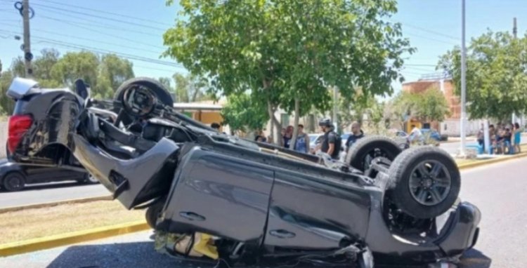 Una joven ocasionó violento vuelco con su camioneta en Marquesado