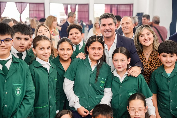 En 9 de Julio y Sarmiento se completó la entrega de 30.000 computadoras a estudiantes y docentes