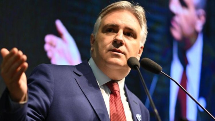 Llaryora anunció que se someterá a una intervención quirúrgica