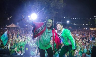 Sergio Galleguillo fue el encargado de abrir la primera noche de la Fiesta Nacional de Santa Lucía