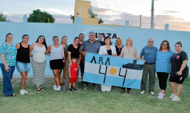El Barrio Ara San Juan luce su nueva plaza