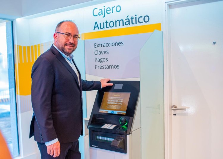 Miodowsky cumple con la deuda histórica del cajero en Marquesado y anuncia un bono extraordinario de $90.000 para contratados