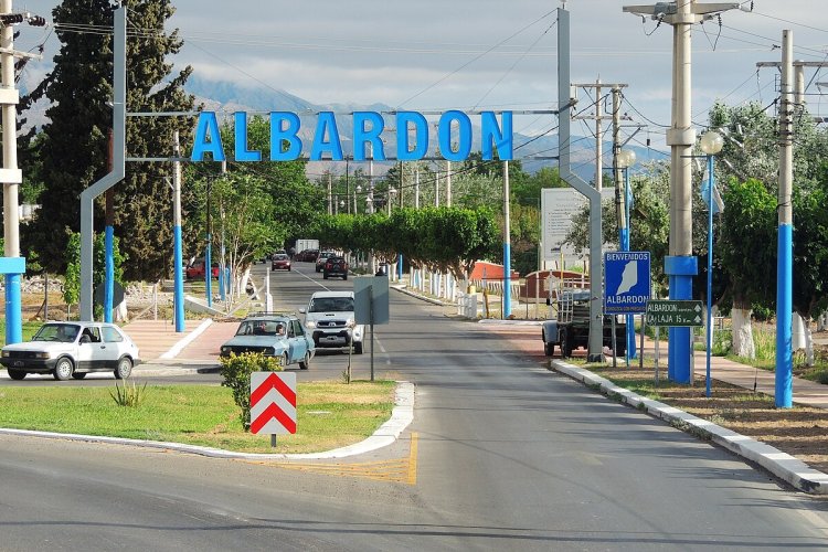Albardón confirmó una serie de beneficios económicos para sus trabajadores