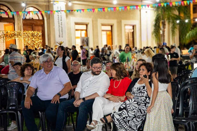 La Feria Navideña se vio colmada de emprendedores y vecinos en la Estación San Martin