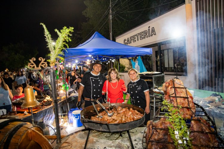 La Feria Navideña se vio colmada de emprendedores y vecinos en la Estación San Martin