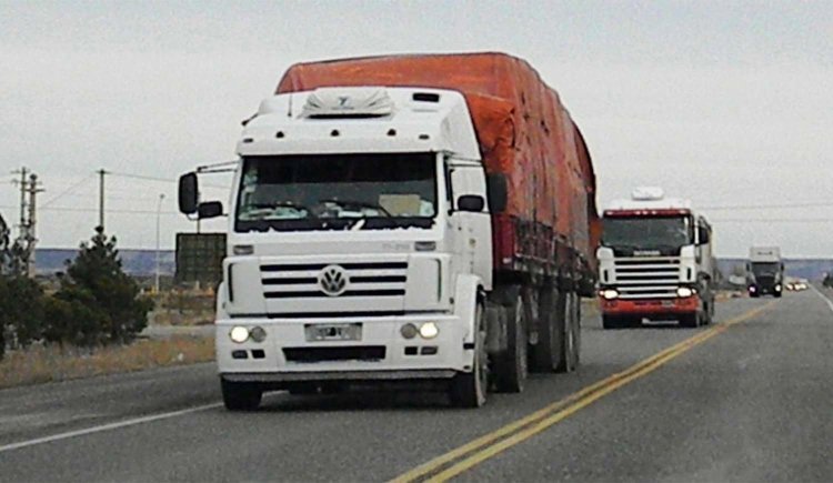 Vuelven las restricciones a camiones por las fiestas: días, horarios y rutas