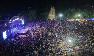 La primera noche de la Fiesta Provincial de la Semilla y la Manzana vivió con gran participación del público