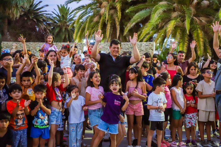 Los Reyes Magos recorrieron Jáchal llevando alegría a los pequeños