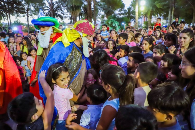 Los Reyes Magos recorrieron Jáchal llevando alegría a los pequeños
