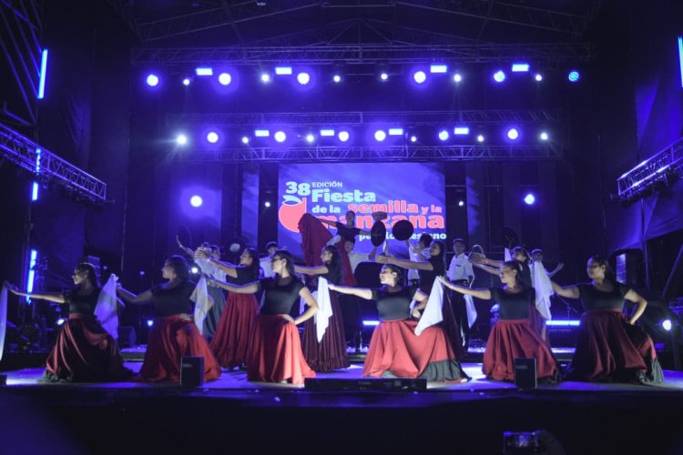 La Fiesta Provincial de la Semilla y la Manzana tuvo un cierre cargado de emoción