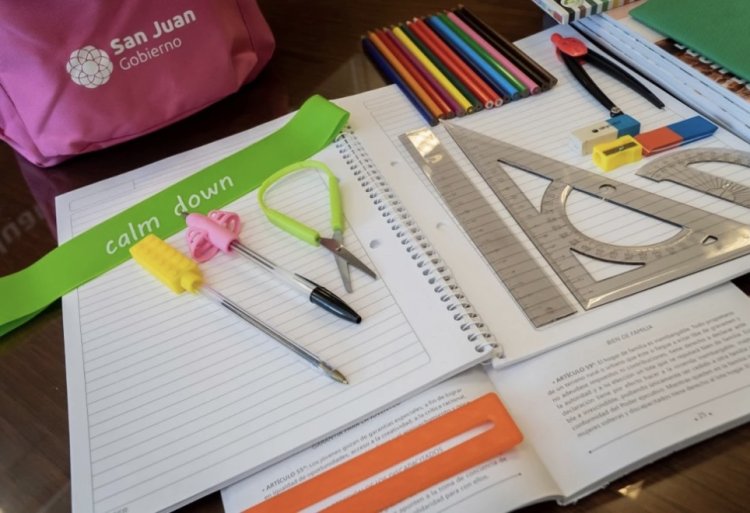 Por primera vez, los kits escolares para personas con discapacidad traen elementos de apoyo