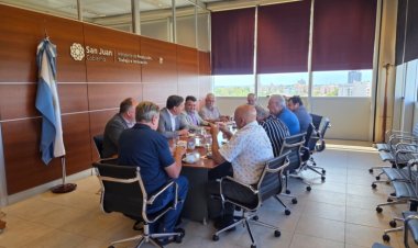 Encuentro de la cartera productiva con Cámaras de Viñateros