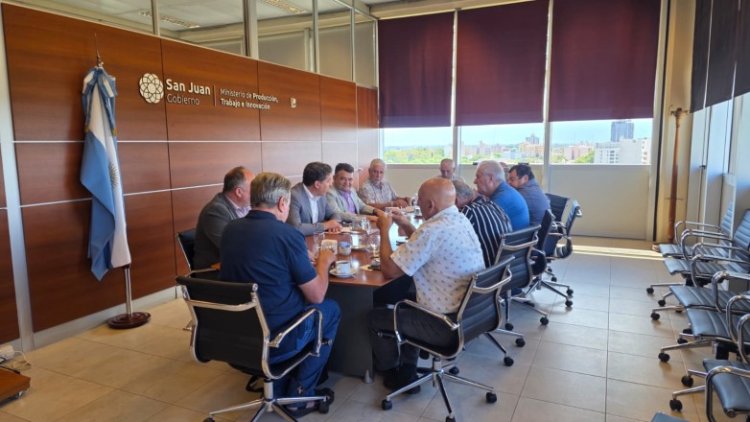 Encuentro de la cartera productiva con Cámaras de Viñateros