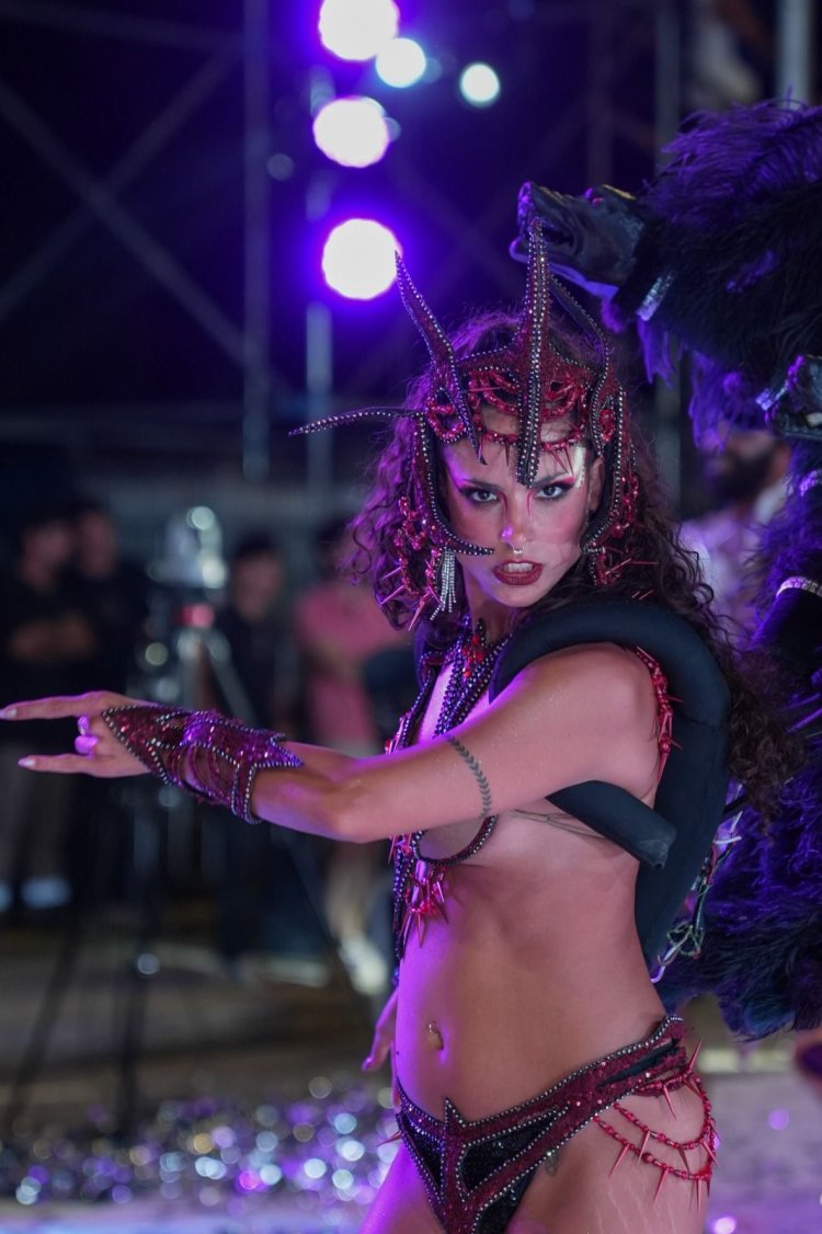 Chimbas inició el Carnaval con un colorido y alegría inigualable