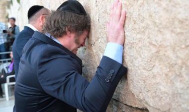 Javier Milei llegó a Israel y pasó por el Muro de los Lamentos