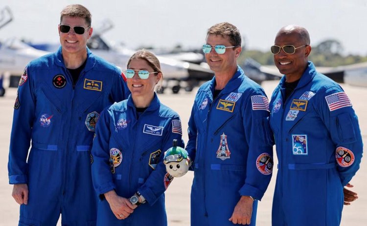 Rise, el peluche que viajó a la Luna con los astronautas de Artemis II