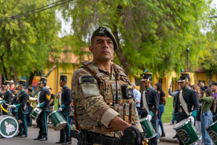 San Juan conmemoró el 44° aniversario de la Gesta de Malvinas con un emotivo acto y desfile cívico-militar