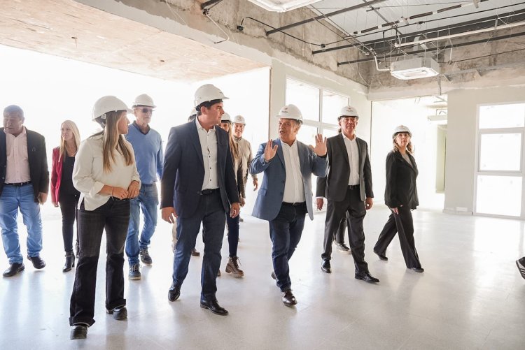 Orrego recorrió la obra del nuevo Hospital Aldo Cantoni que lleva un 87% de avance