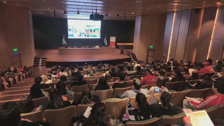 Salud ya capacitó en manipulación de alimentos a más 800 personas en 2026