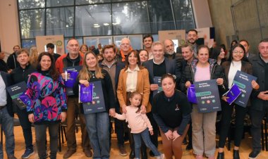 Programa Centros de Familia entregó terminales de cobro a instituciones de Capital
