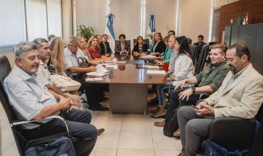 El Gobierno y los gremios docentes vuelven a sentarse este martes en la mesa paritaria