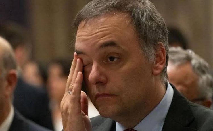 Manuel Adorni, más complicado por las compras personales