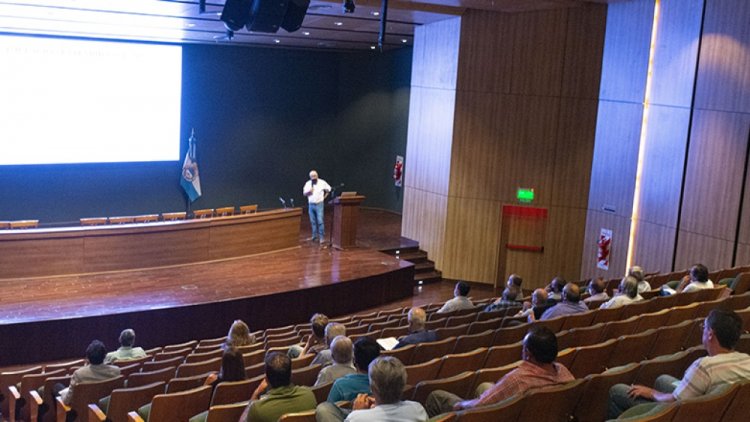 Hidráulica acordó los próximos días de cortes con los productores