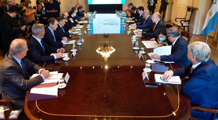 Gobernadores se reunieron con Fernández para avanzar hacia una coparticipación más federal