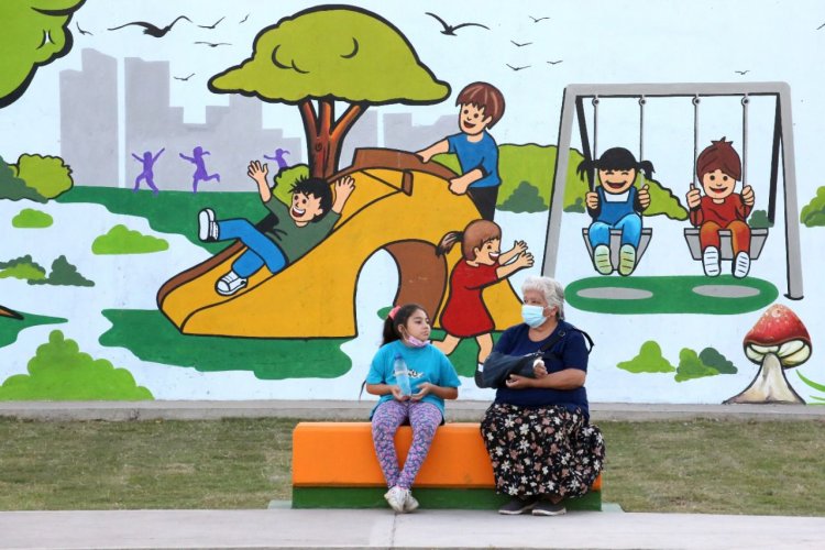    El Barrio Talacasto luce su nueva plaza