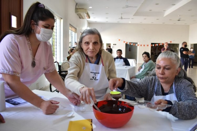 Elaborarán más de 3 mil huevos de Pascua artesanales