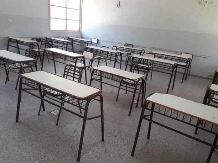 Por el viento Zonda, suspendieron las clases para lo que resta del martes