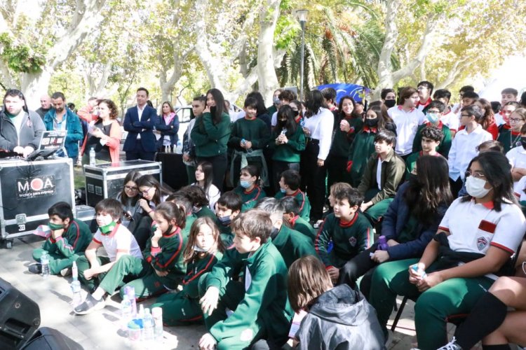 La línea 102 asesora a adolescentes de la provincia las 24 horas