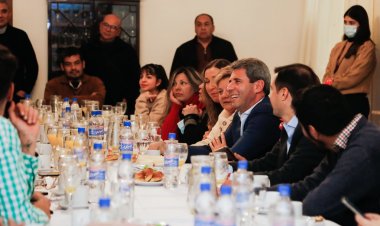 Uñac ofreció un desayuno de trabajo en el marco del Día del Periodista